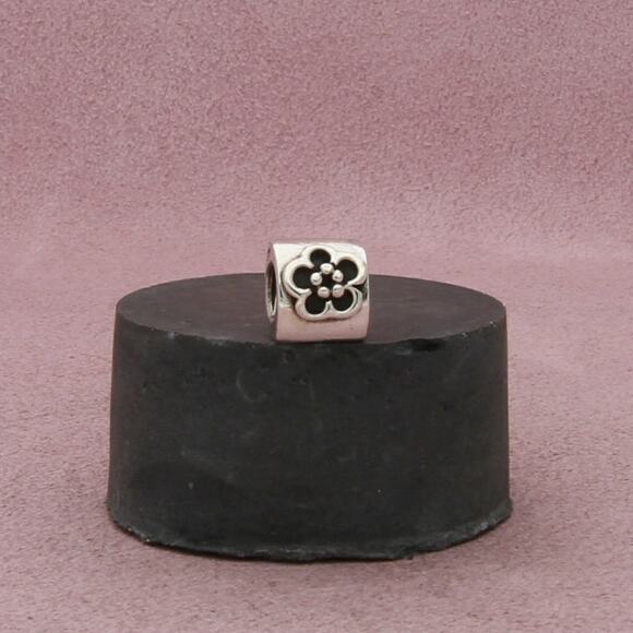 Pandora Jewelry - pandora sterling silver daisy flower bead charm pendant